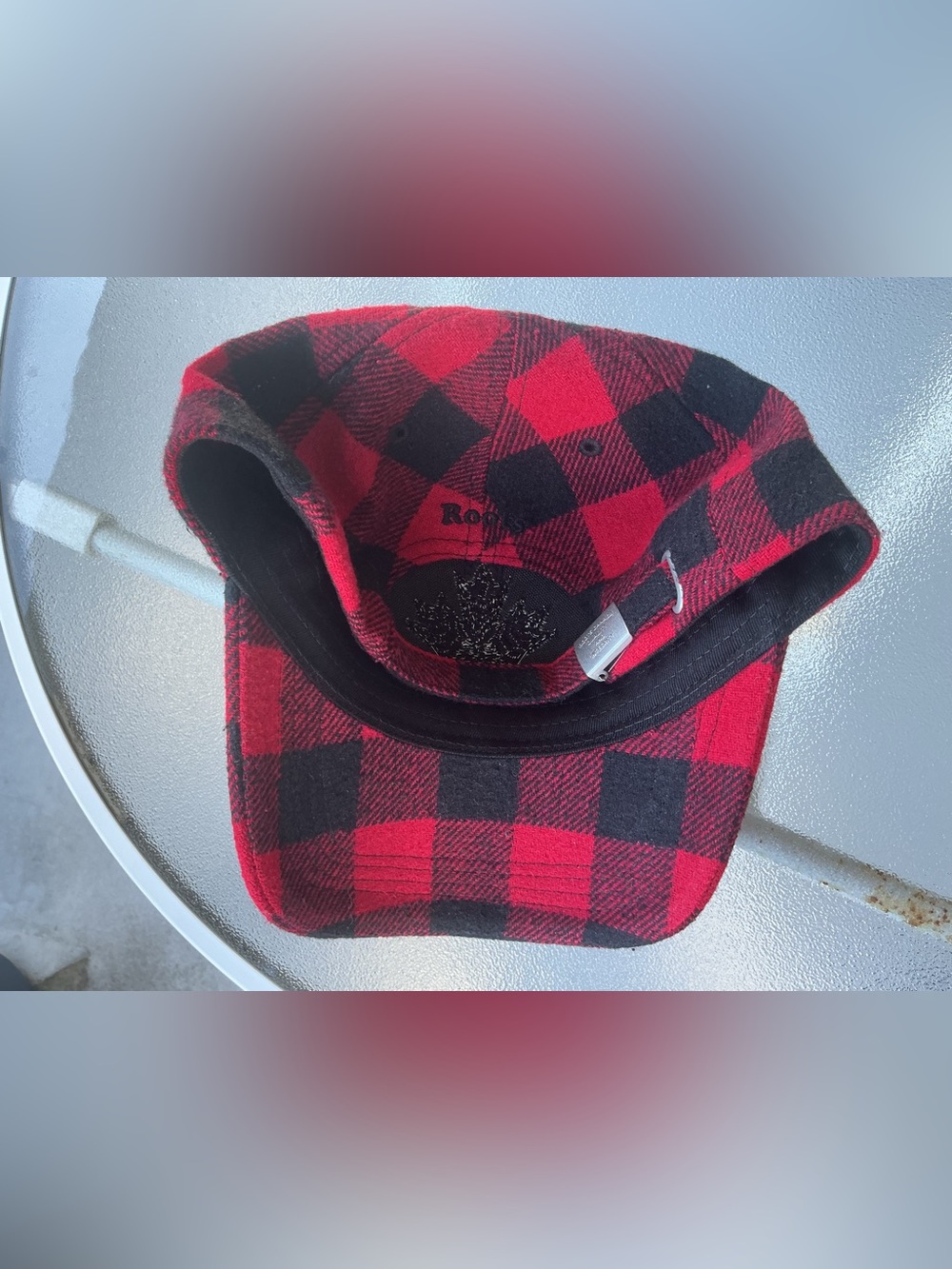 Nwot Roots Red & Black Plaid Cap with Maple Leaf Patch - Picture 4 of 6